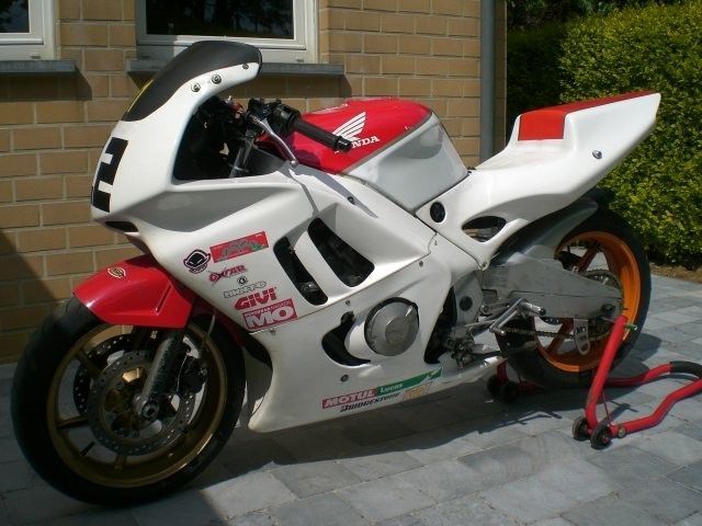 Honda cbr 600 pc25 #1