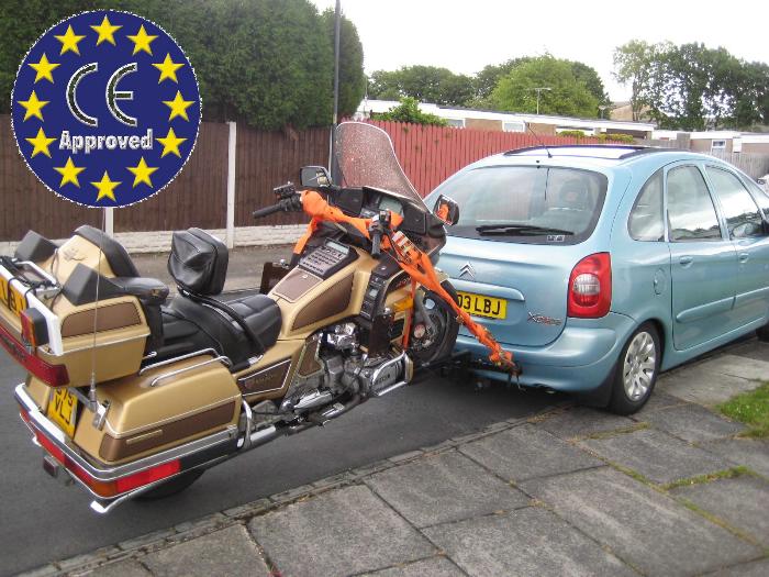 fixer sa moto sur une remorque